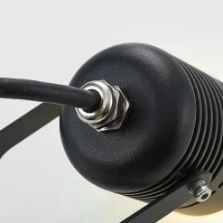 Musta LED-ulkokohdevalaisin Maris maapiikillä