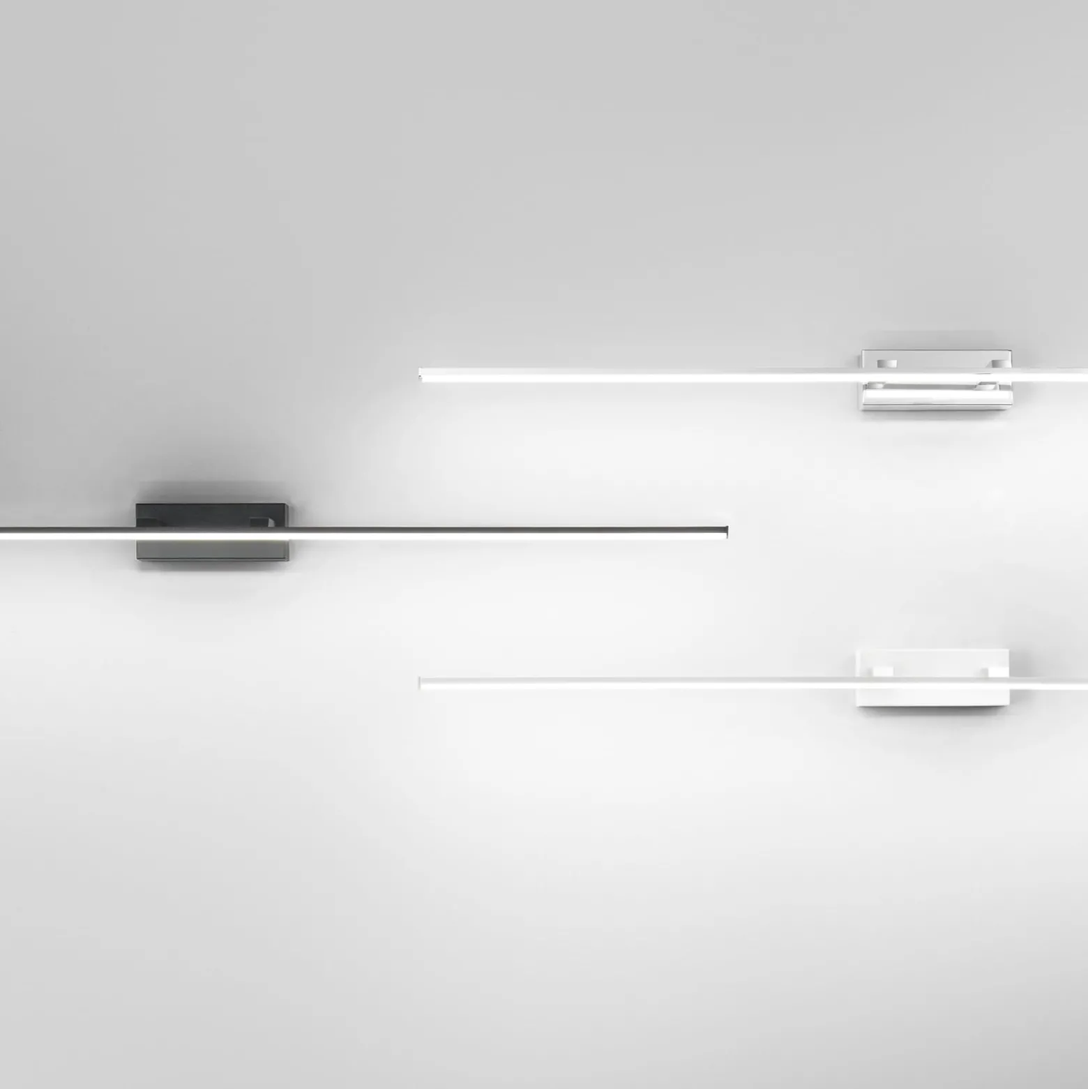 Nala LED-peilivalaisin, musta, leveys 110 cm, metallia