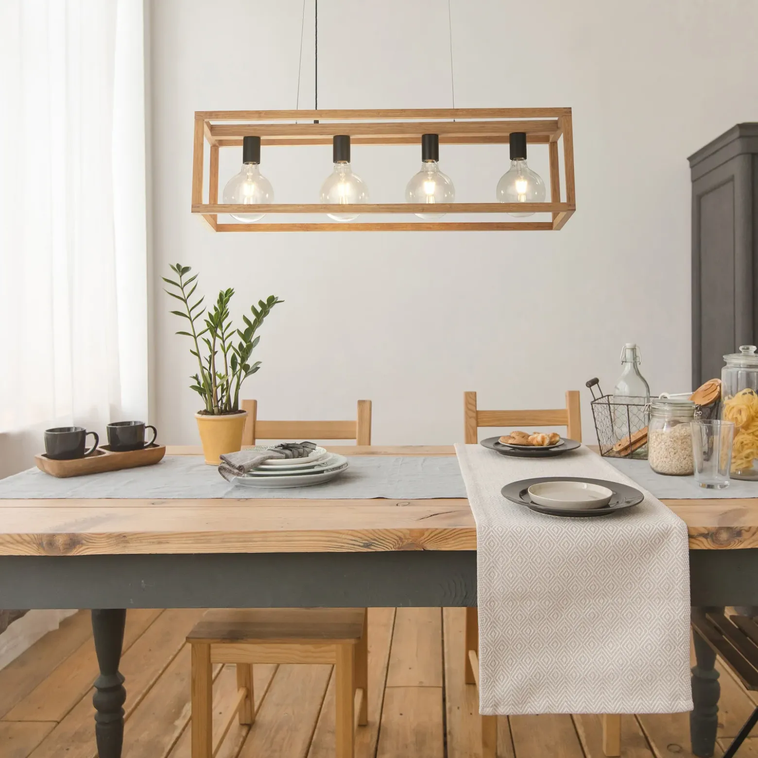 Nelikulmainen riipusvalaisin, 4-valo, 90 cm pitkä, bambu, E27