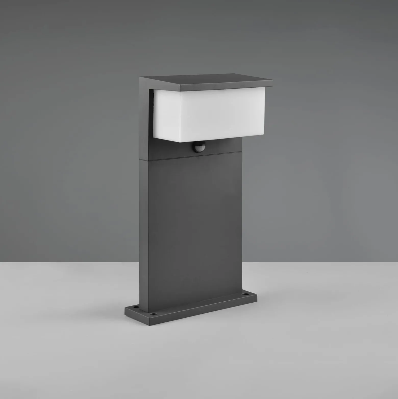 Nestos LED jalustavalaisin liiketunnistimella, IP54