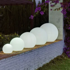 Newgarden Buly LED-aurinkovalopallo IP65, Ø 60cm