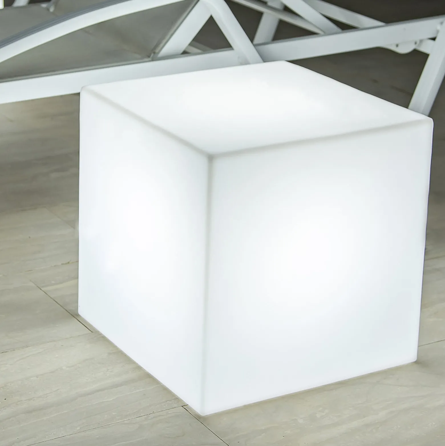 Newgarden Cuby LED-aurinkovalaisin, 40 x 40 cm, Newgarden Cuby, 40 x 40 cm
