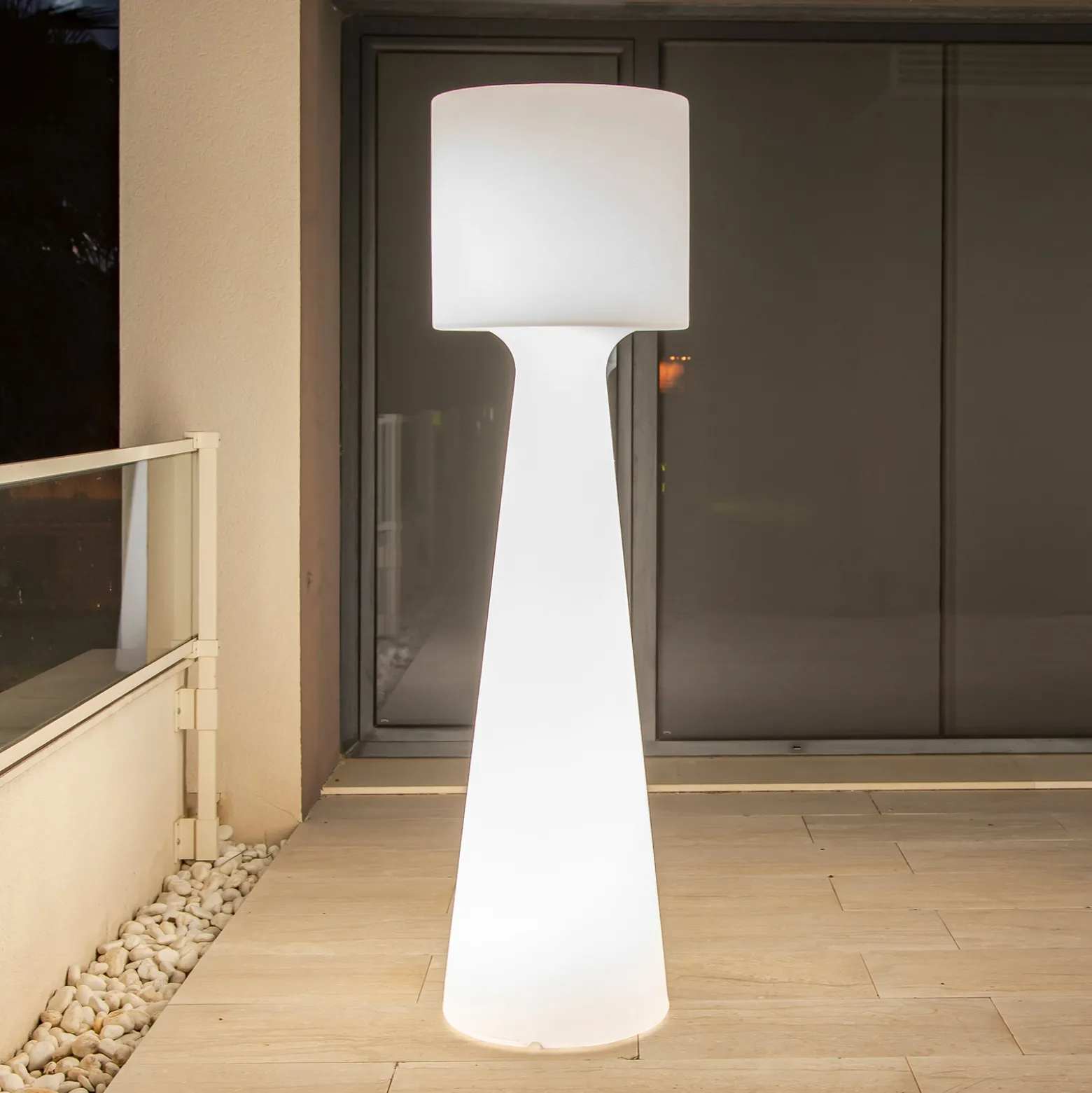 Newgarden Grace lattiavalaisin kaapelin korkeus 140 cm