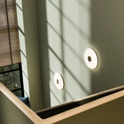 Northern LED-seinävalaisin Glint, Ø 25 cm, lasi, opaali