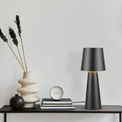 Nubialainen pöytävalaisin, musta, korkeus 40 cm, metallia, E27