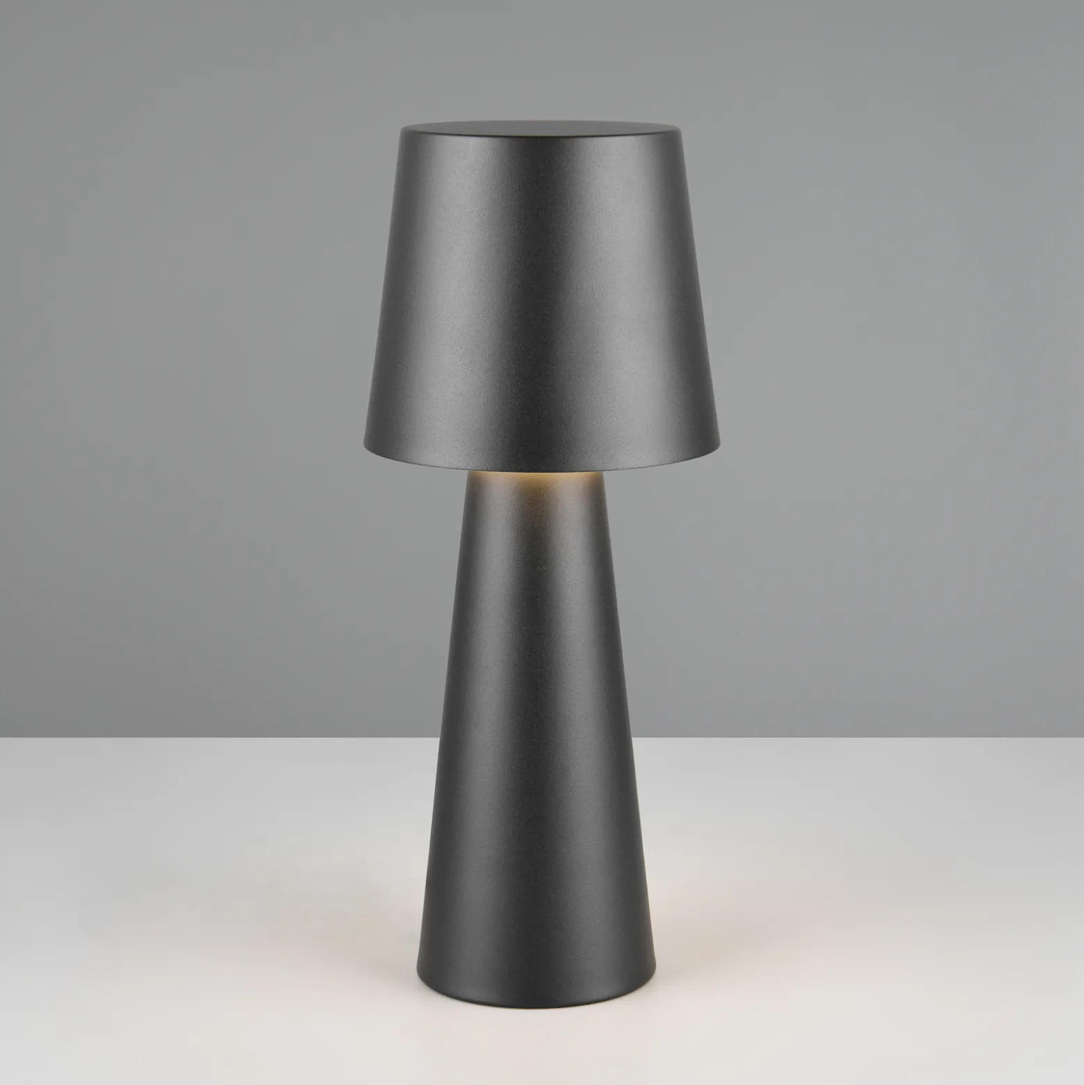 Nubialainen pöytävalaisin, musta, korkeus 40 cm, metallia, E27