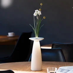 Nuflair ladattava LED-pöytävalaisin, beige, IP54, himmennettävä, 24 cm