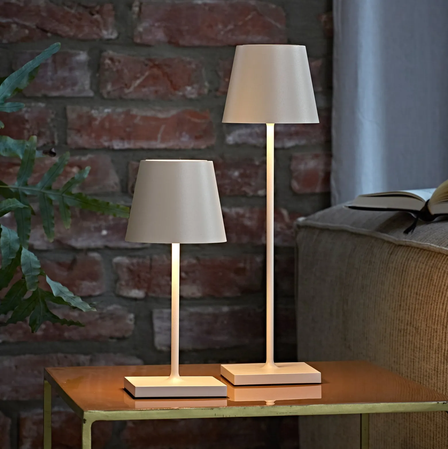Nuindie mini LED ladattava pöytävalaisin, USB-C, beige, IP54, himmennettävä