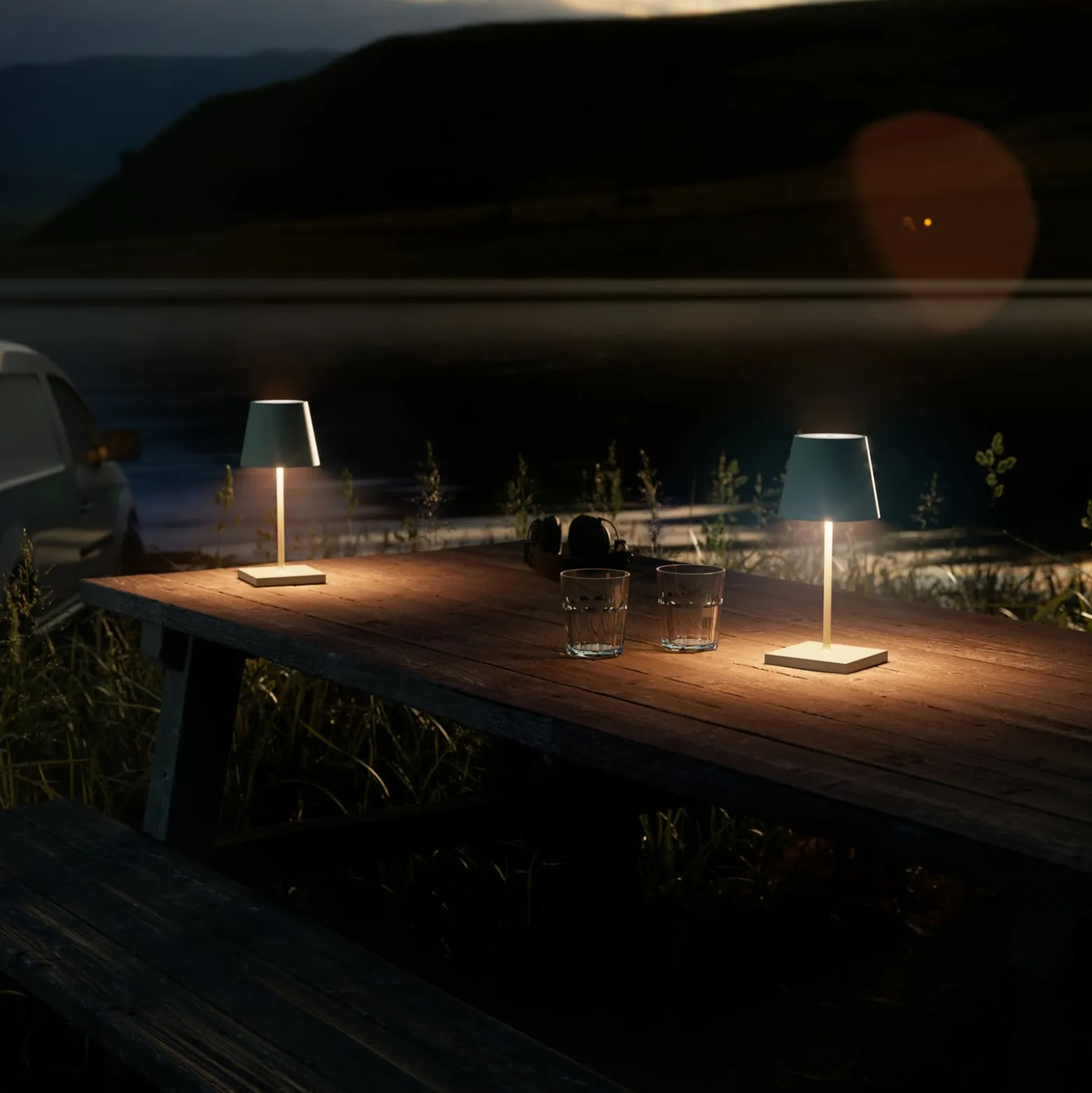 Nuindie mini LED ladattava pöytävalaisin, USB-C, salvianvihreä, himmennettävä