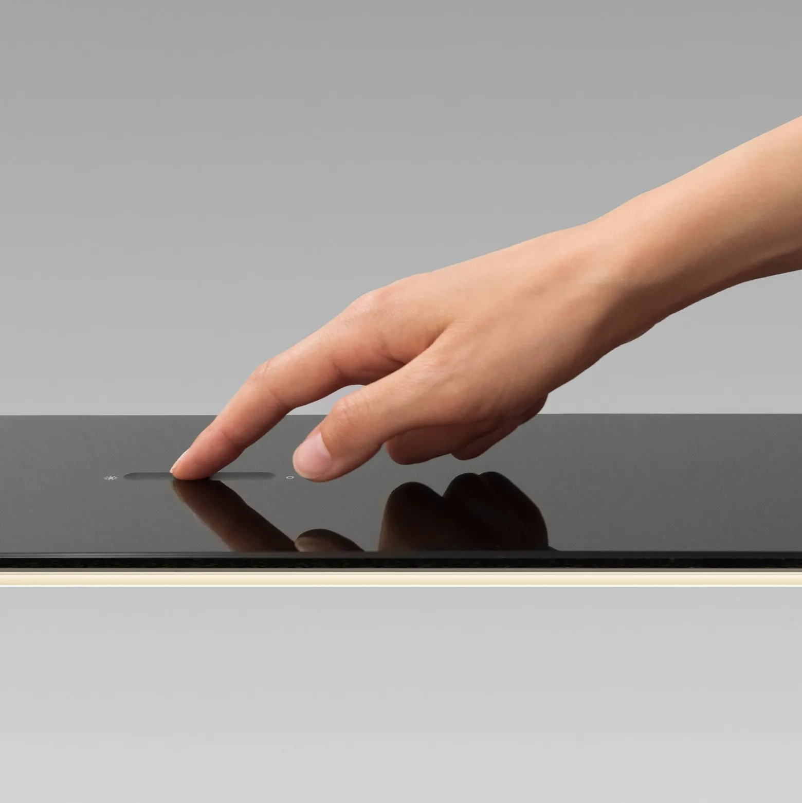 OLED-riippuvalaisin OMLED One s5L - musta