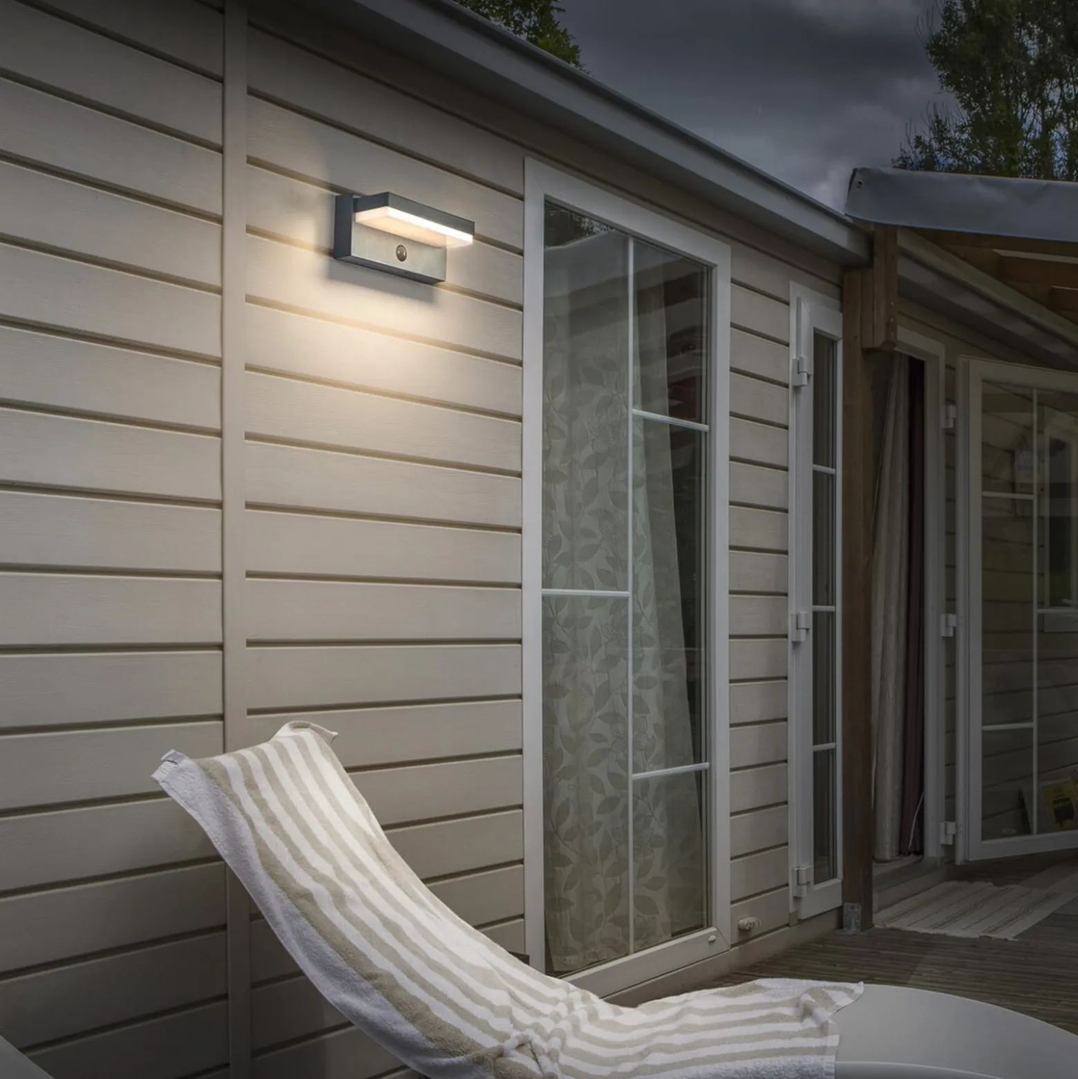 OSRAM aurinkokäyttöinen valaisin ENDURA STYLE ROBUST harmaa, anturi IP54 USB