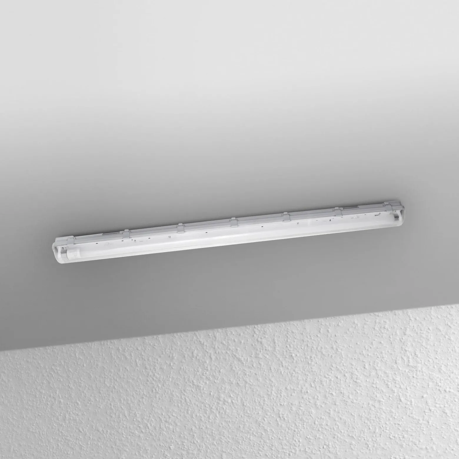 OSRAM kosteiden tiloihin tarkoitettu lamppu SUBMARINE 126 cm 1 x 15 W G13-LED