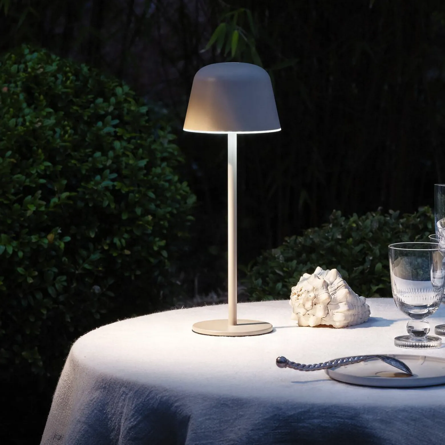 OSRAM LED-akkukäyttöinen pöytälamppu ENDURA STYLE, beige 30 cm IP44 CCT