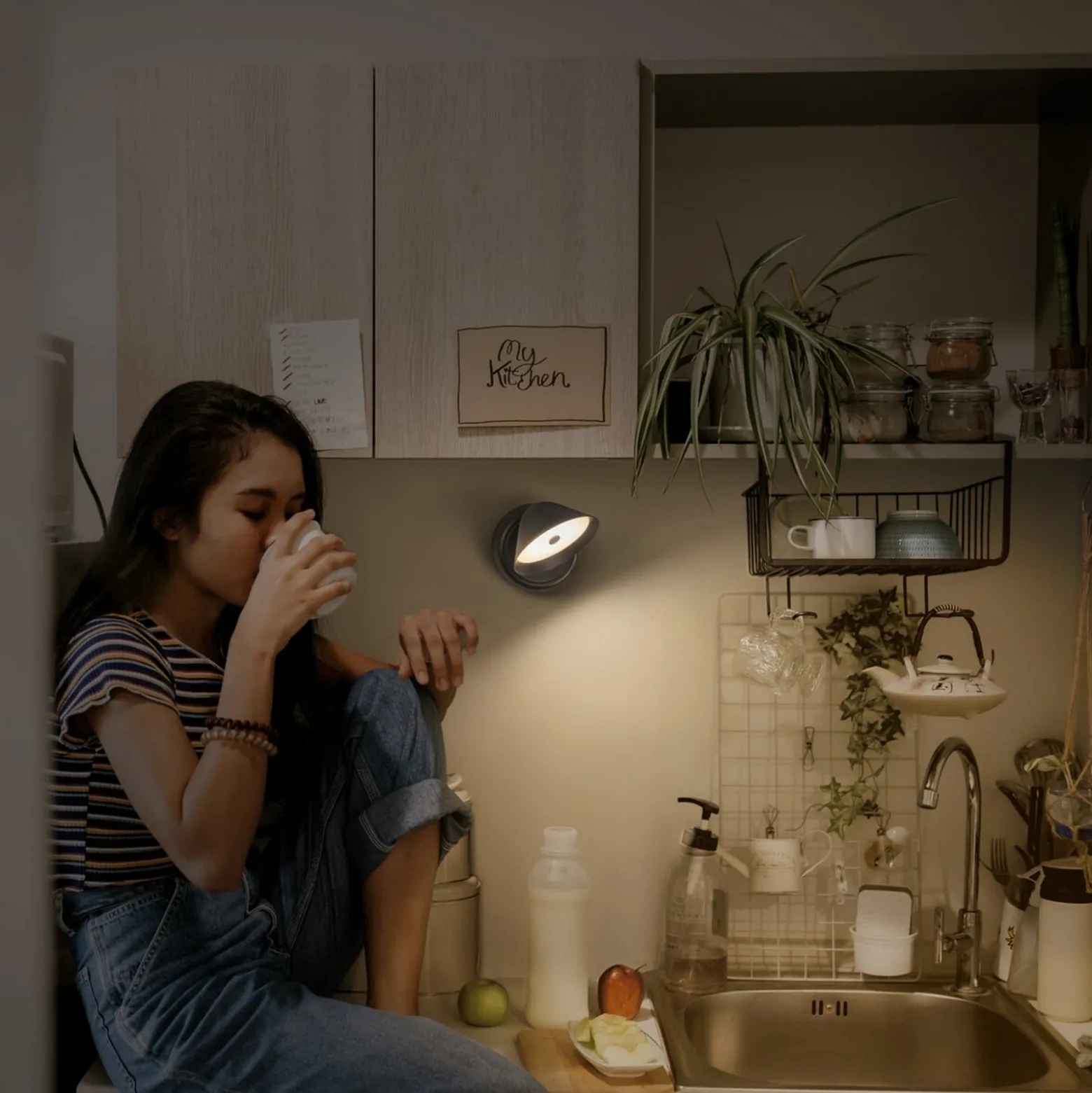 OSRAM LED-akkuvalaisin NIGHTLUX CONE, musta, kosketusohjaus