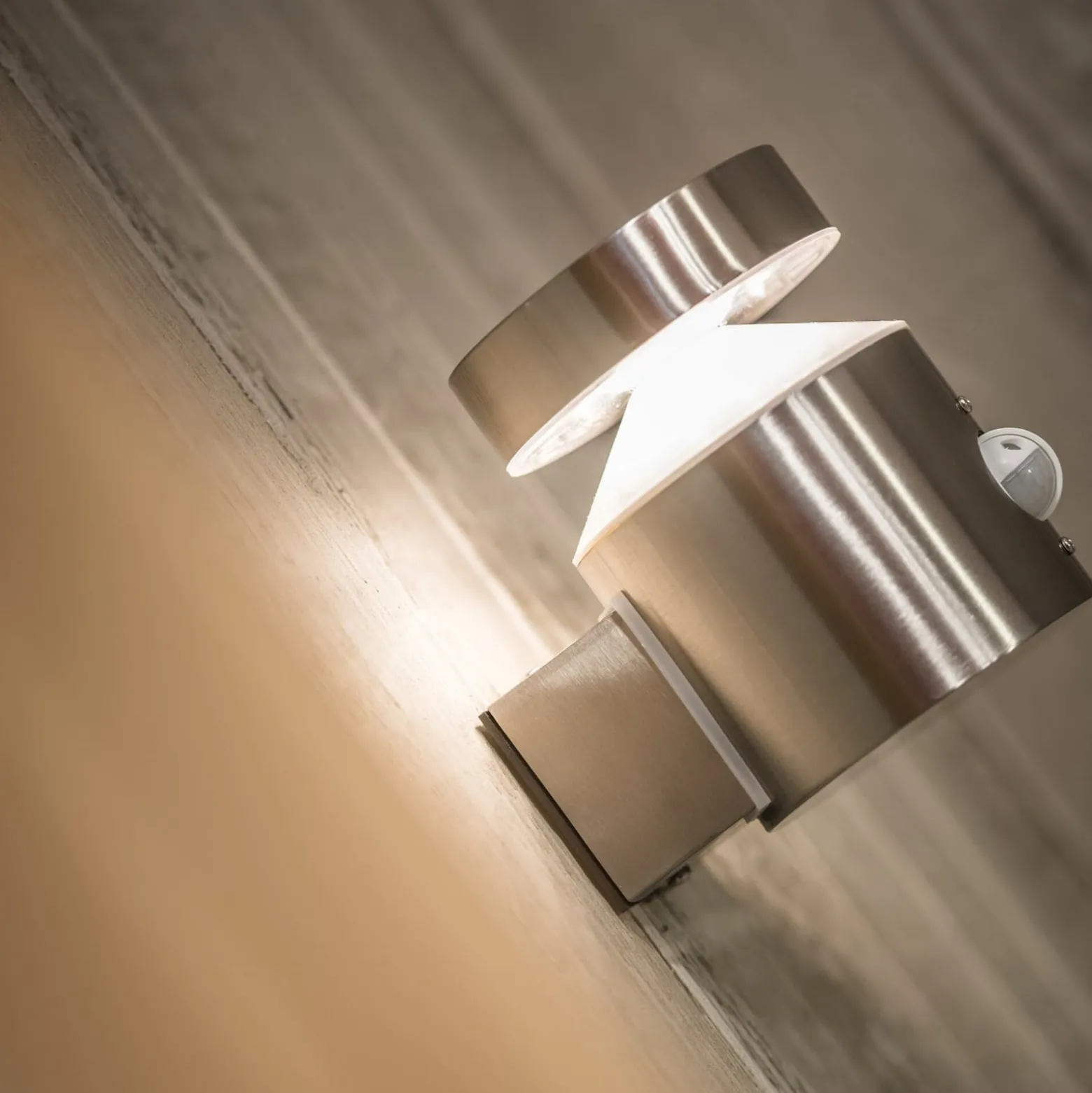 OSRAM LED-anturilla varustettu ulkoseinälamppu ENDURA STYLE CYLINDER, teräs