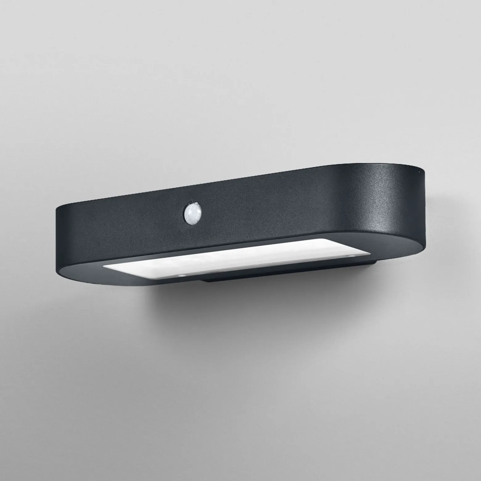 OSRAM LED-anturiseinävalaisin ENDURA STYLE SOLAR OVAL 34 cm 830