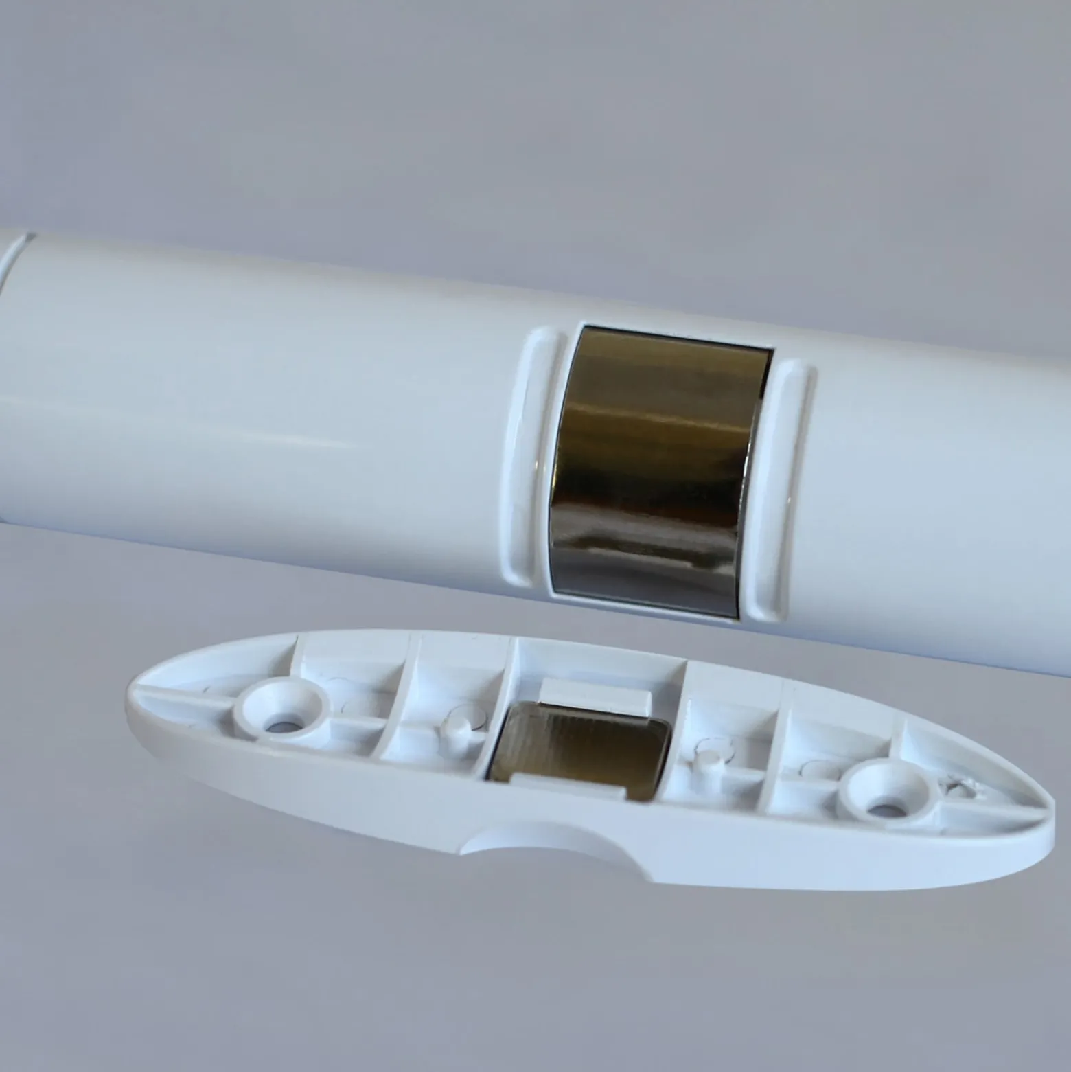 Paristokäyttöinen kaapinalusvalaisin Lightstick