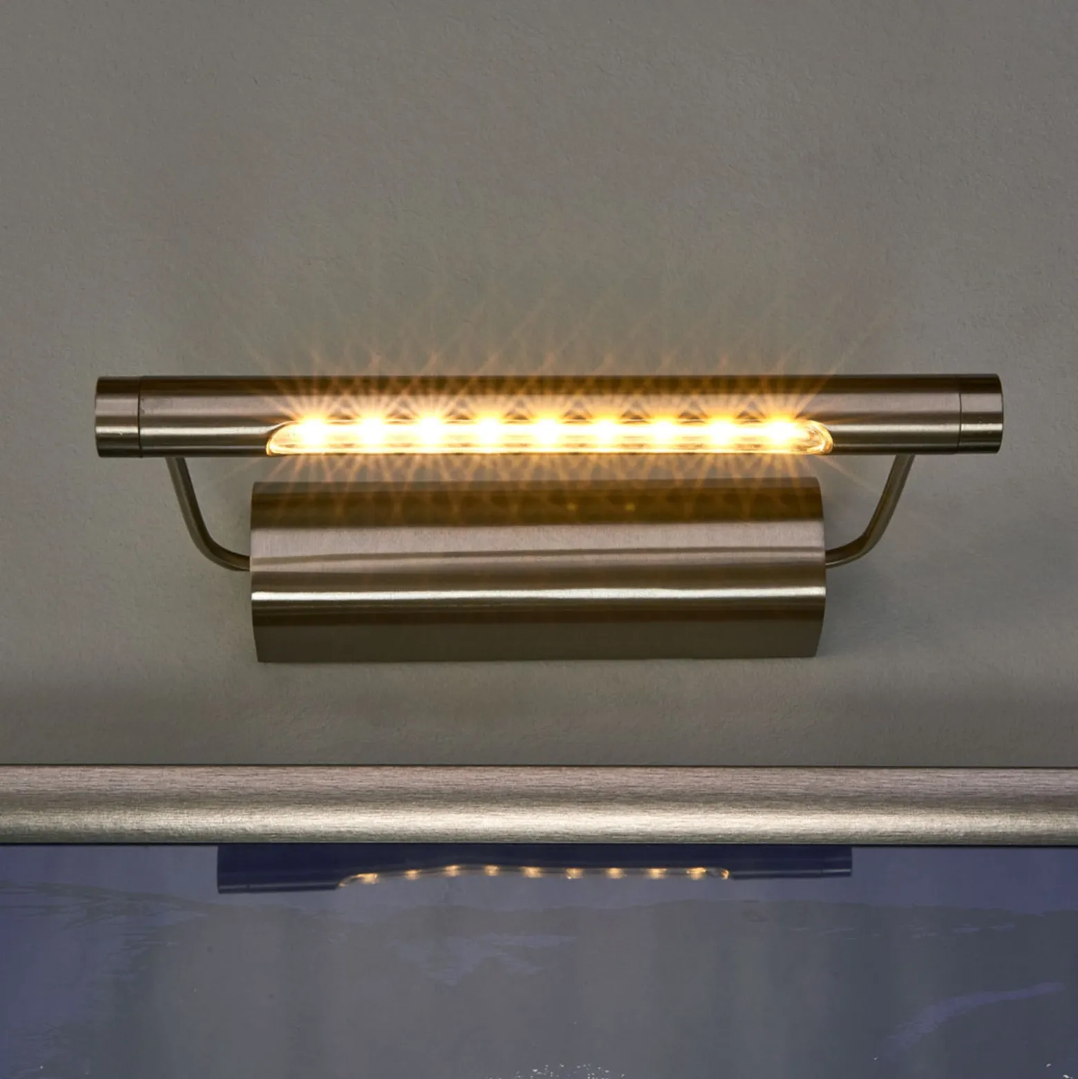 Paristokäyttöinen LED-tauluvalaisin Tommy