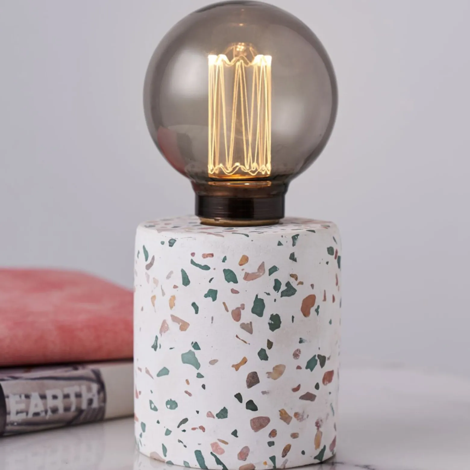 Pauleen Elegant Flare -koristevalo betoni terrazzo