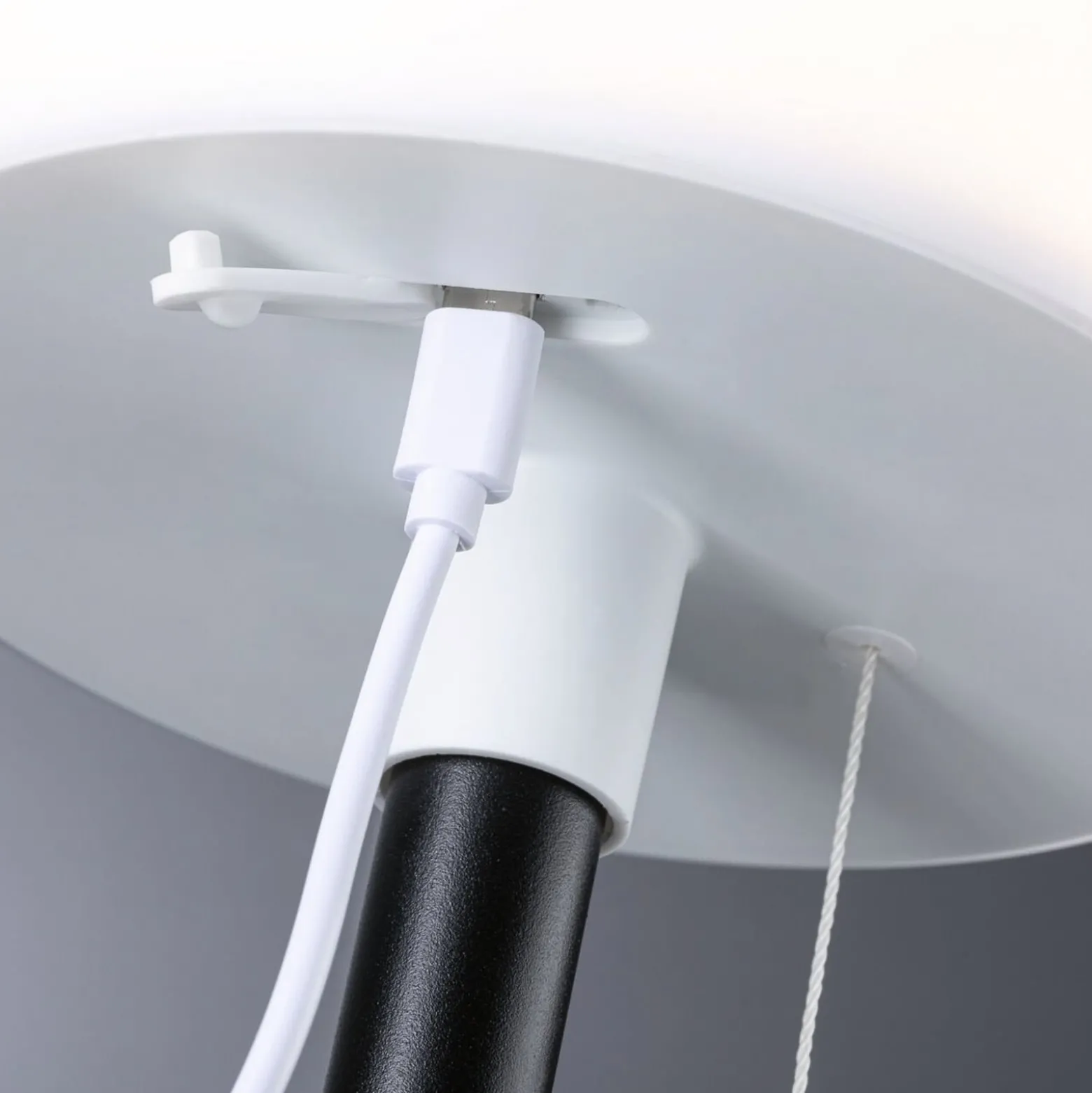 Paulmann LED-aurinkopöytälamppu Bartja, musta, IP44 himmennettävä