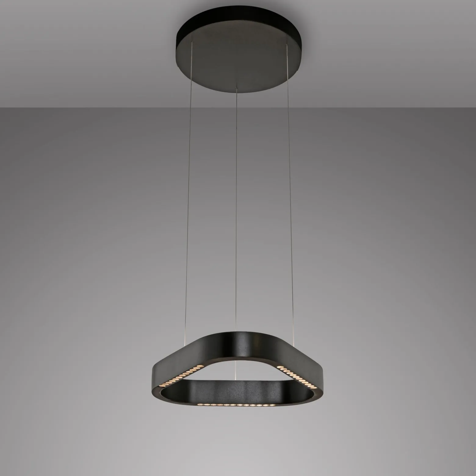 Paul Neuhaus LED-riippuvalaisin Q-Stretto, musta, 40,8 cm