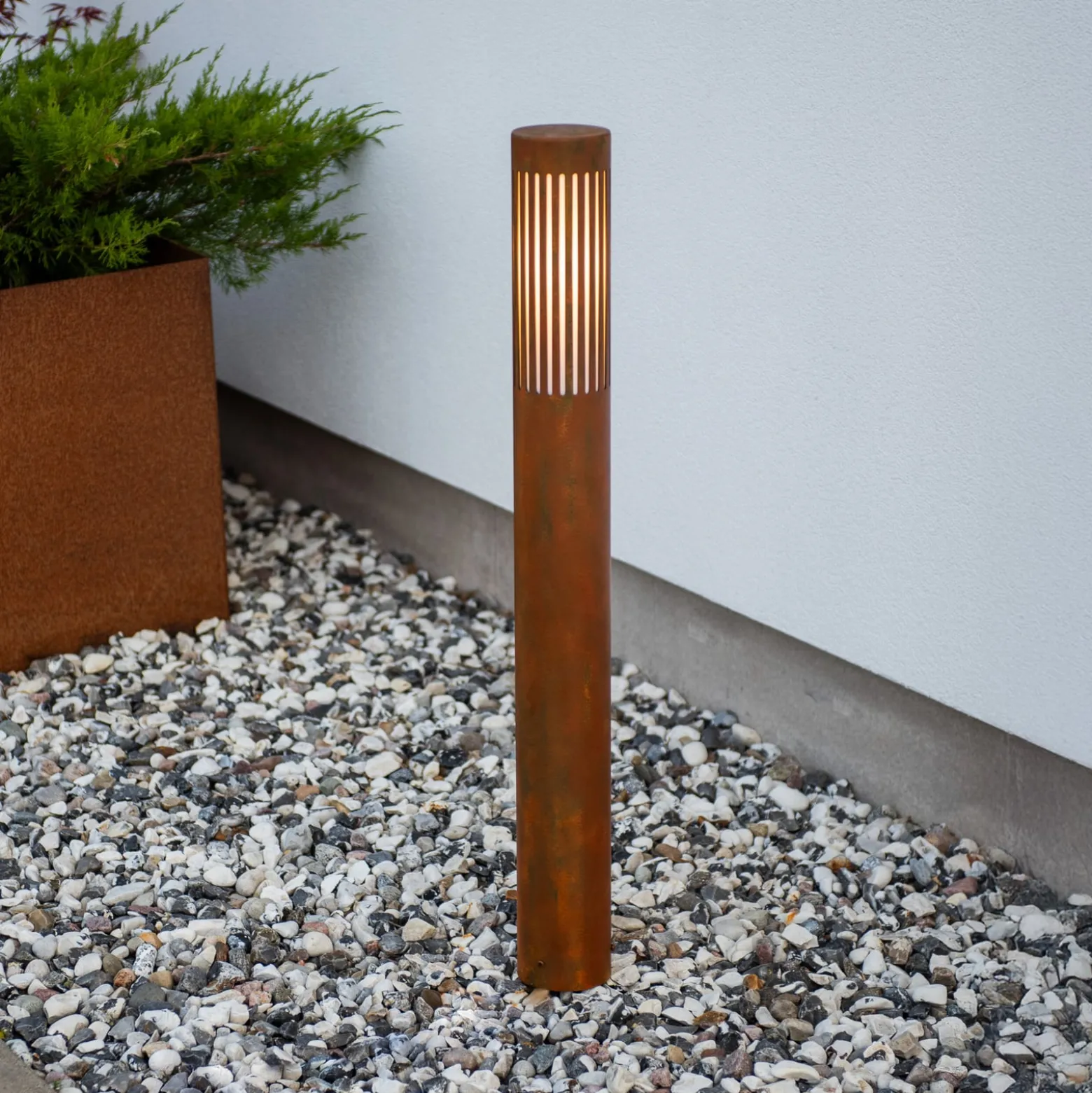 Pistoia-pylväsvalaisin, ruosteenvärinen, korkeus 95 cm, metalli, IP54