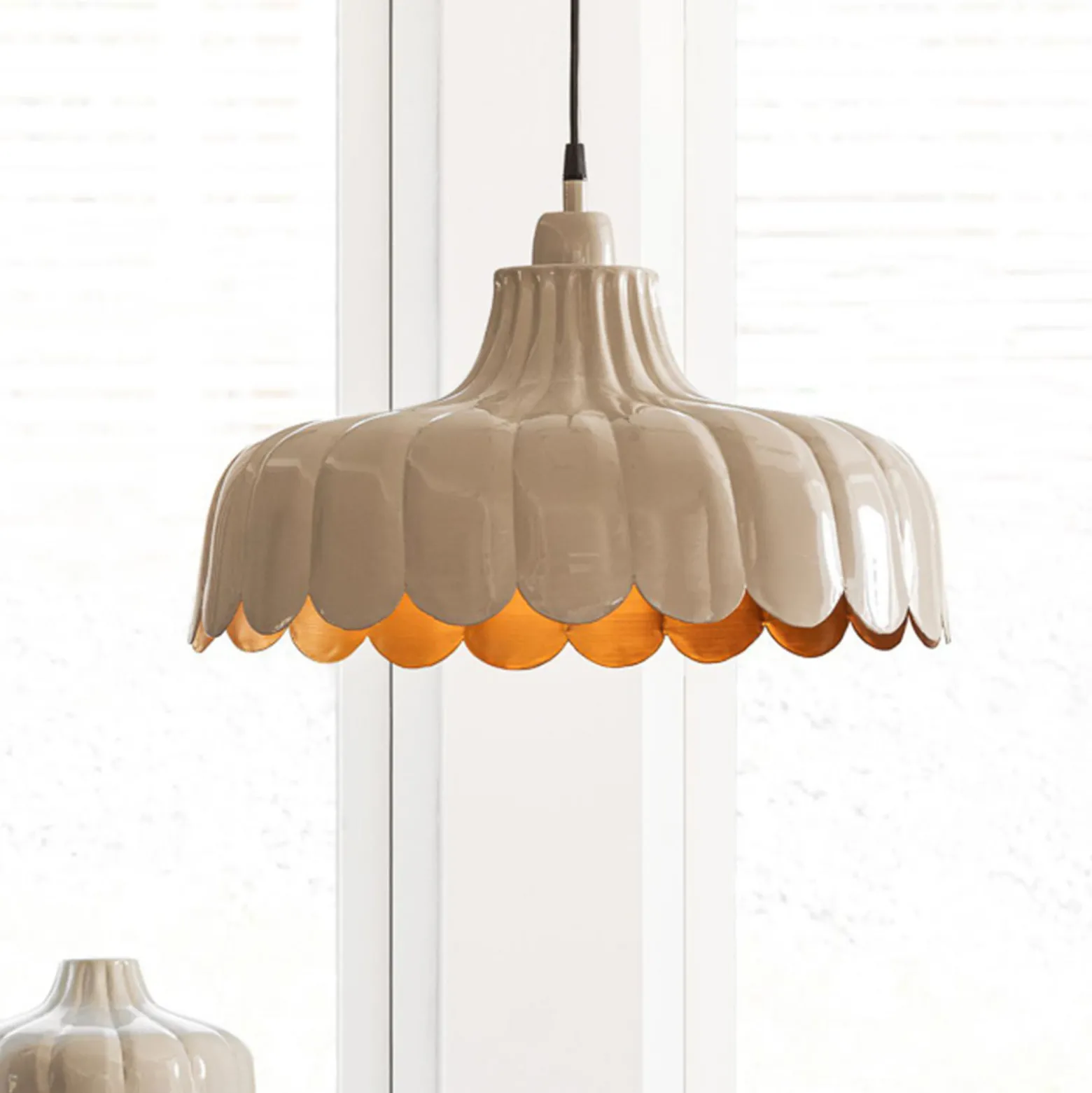 PR Home Wells-riippuvalaisin, beige/kulta, Ø 43 cm, metallia