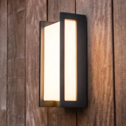 QUBO-LED-ulkoseinälamppu, tummanharmaa, korkeus 22 cm, metallia, IP54