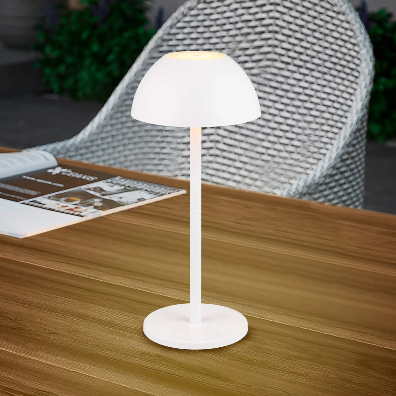 Ricardo ladattava LED-pöytävalaisin, valkoinen, korkeus 30 cm, muovia