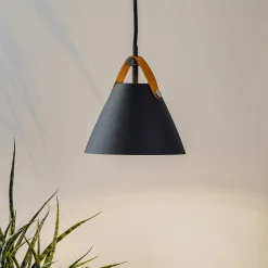 Riippuvalaisin Strap, Ø 16,5 cm, musta
