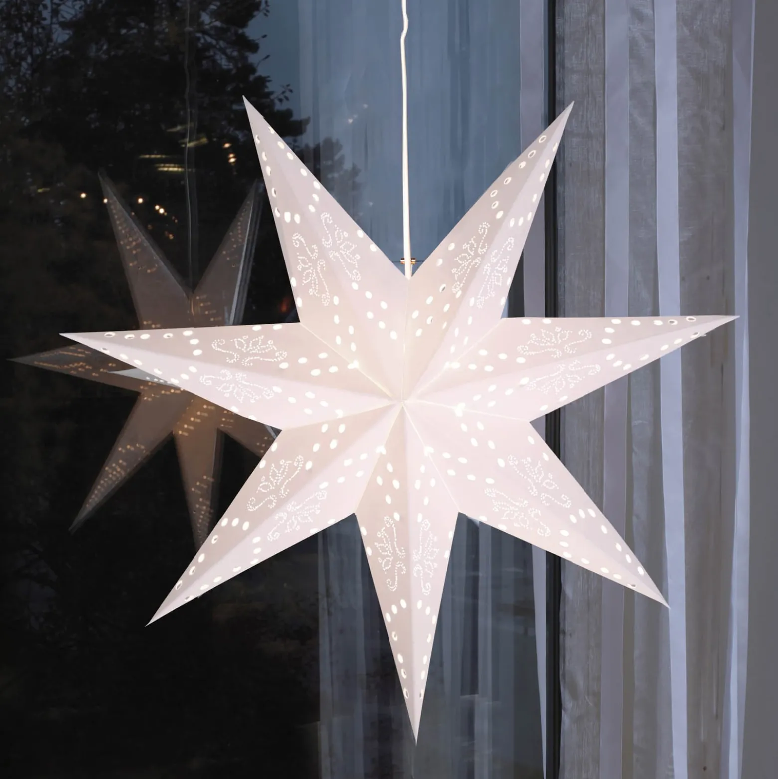 Romantic Star -paperitähti, riippuva