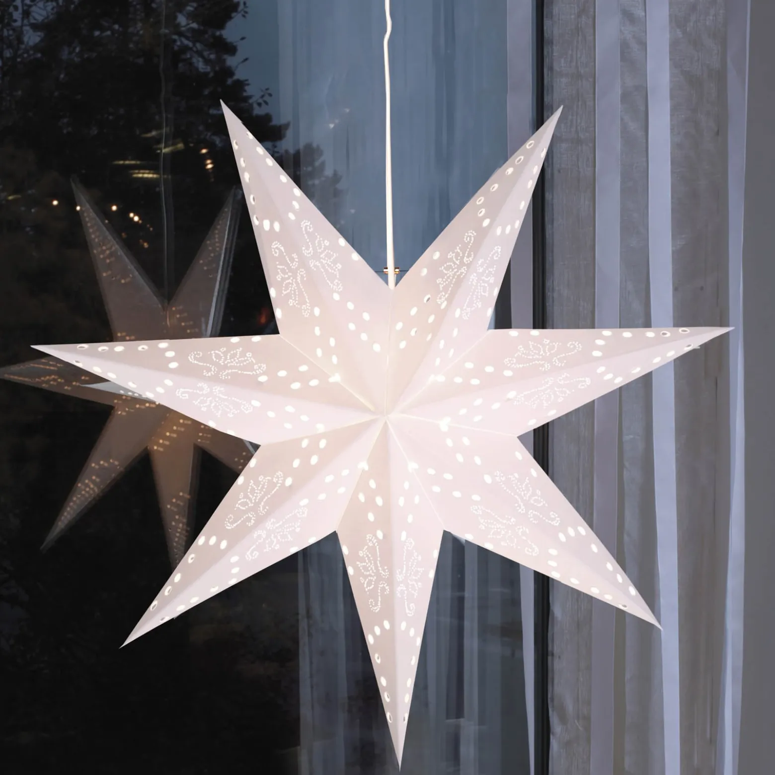 Romantic Star -paperitähti, riippuva