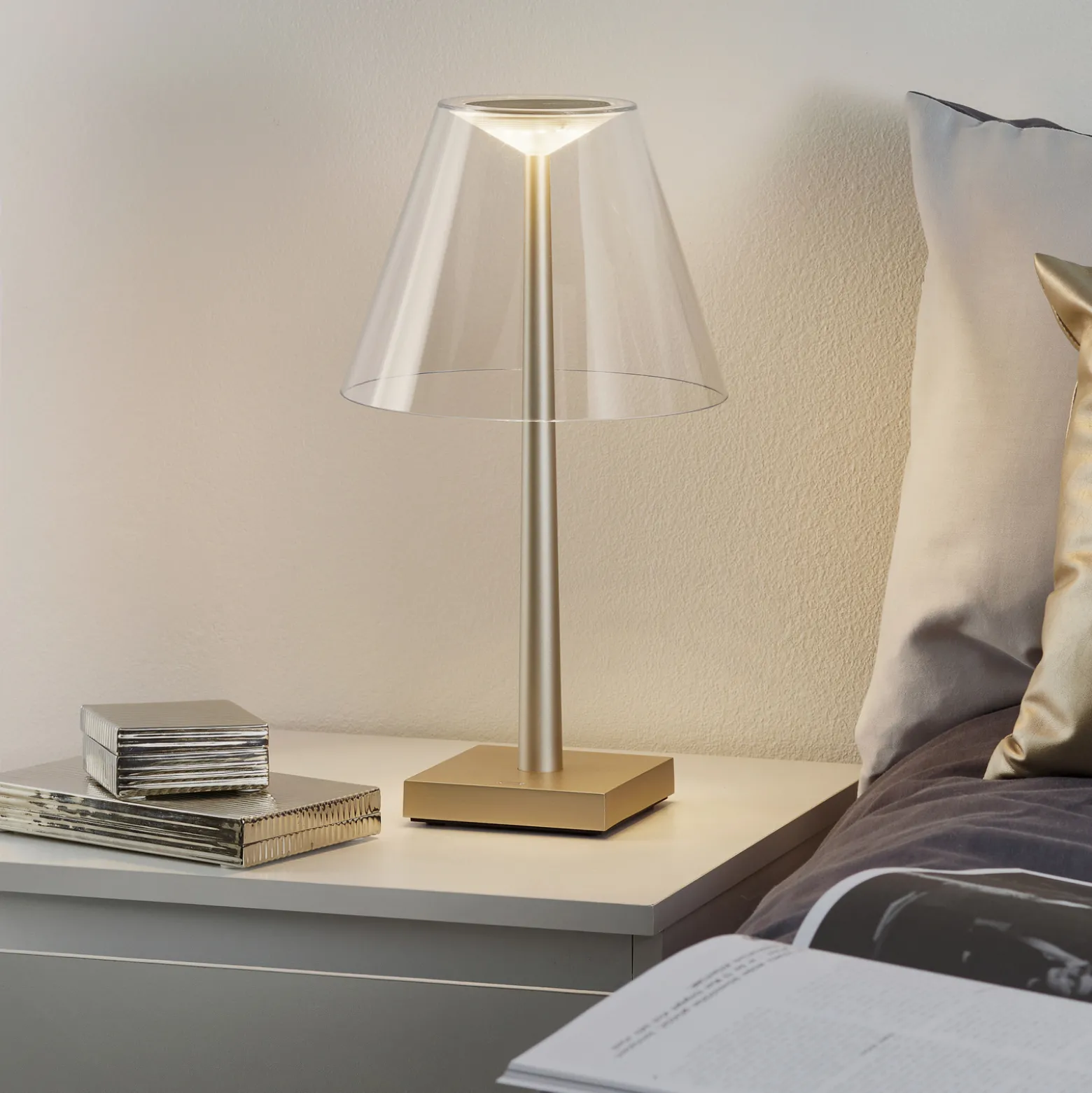 Rotaliana Dina+ T1 LED-akkupöytävalaisin, pronssi