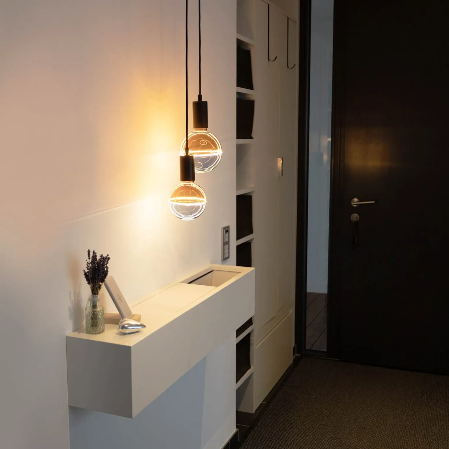 SEGULA LED-pallo Illusion, E27 G125 sininen/kammi 5W 1,900K himmeä, E27