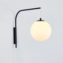 Seinälamppu Dione, musta/valkoinen, korkeus 40 cm, pistoke