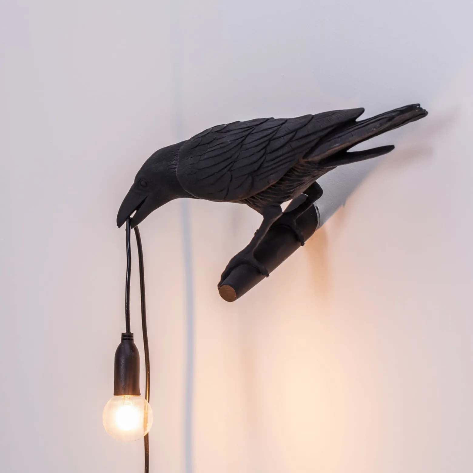 SELETTI Bird Lamp koristelamppu näkymä vasemmalle musta