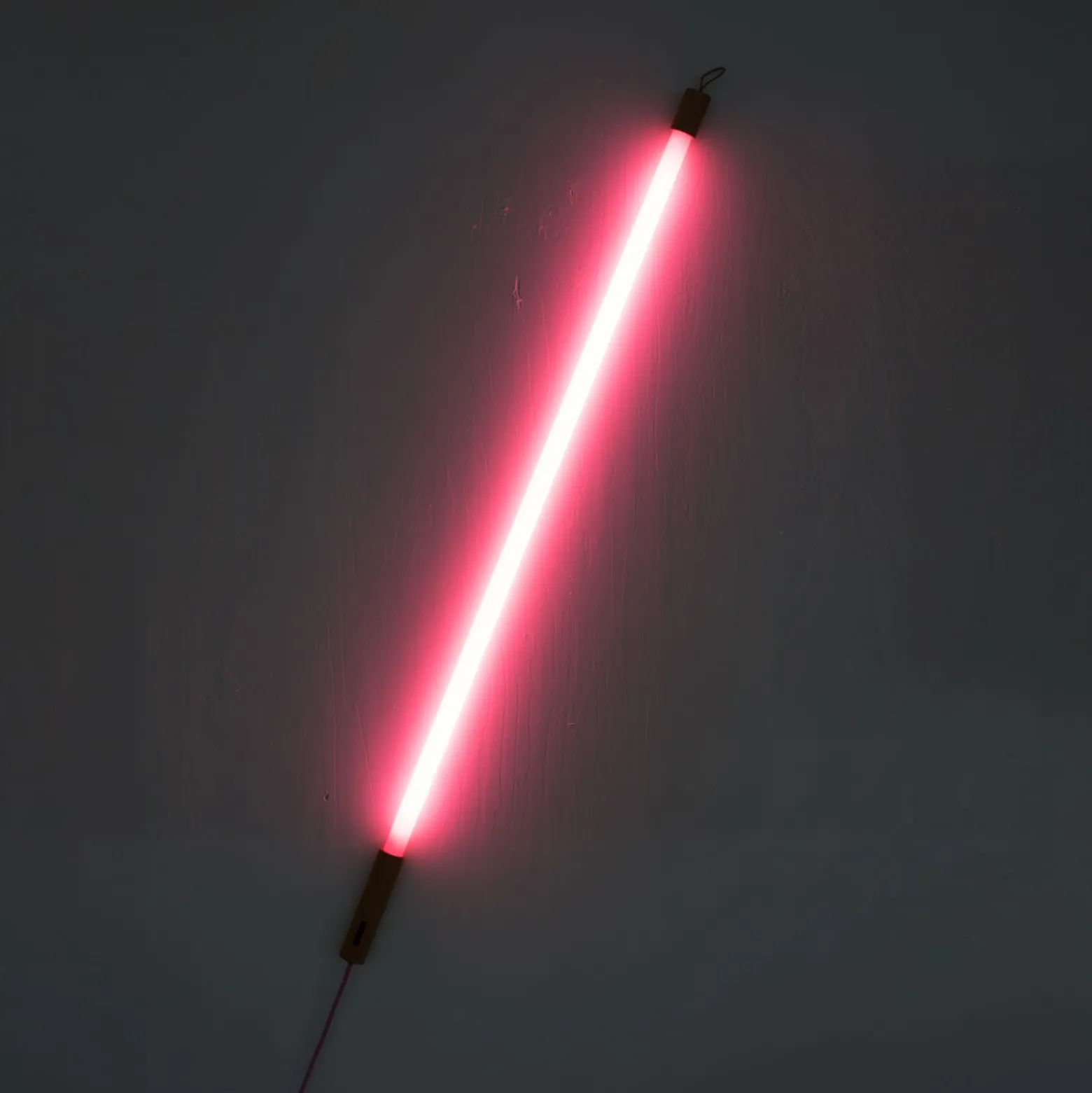 SELETTI LED-valaisin Linea, fuksia, puiset yksityiskohdat, yleisvalaisin,