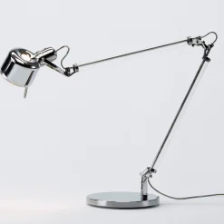 serien.lighting Job Table-LED-pöytävalo jalallinen