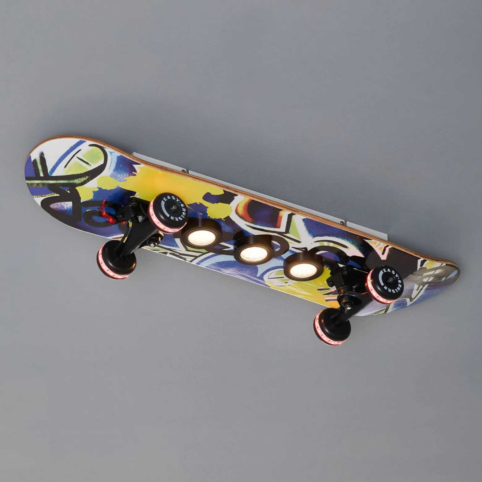 Skateboard-LED-kattovalaisin Easy Cruiser, graffi