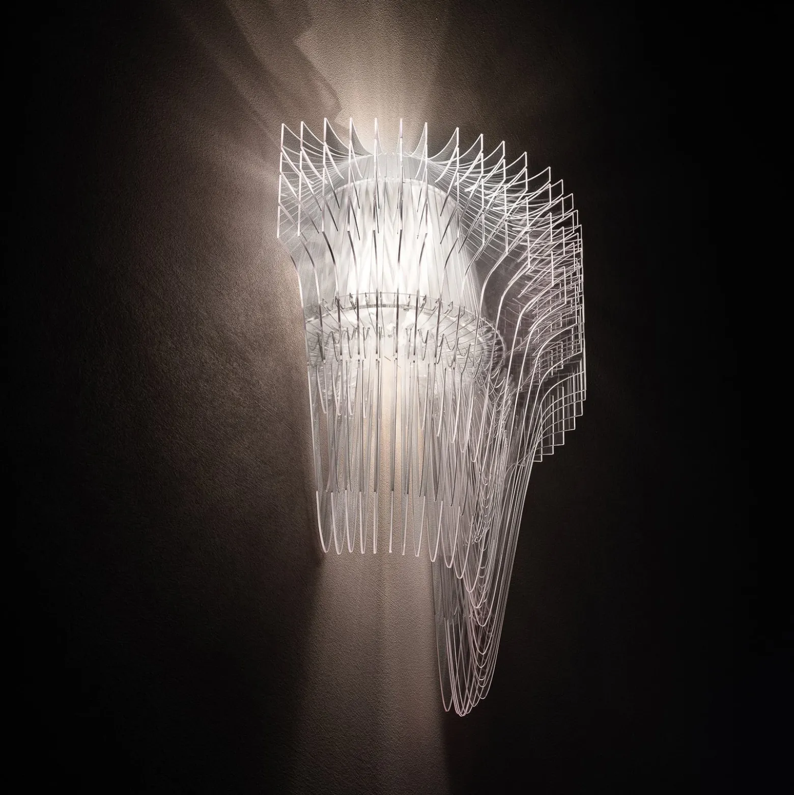 Slamp Aria -design-seinävalaisin, kirkas