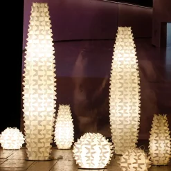 Slamp Cactus -design-lattiavalo, korkeus 180 cm