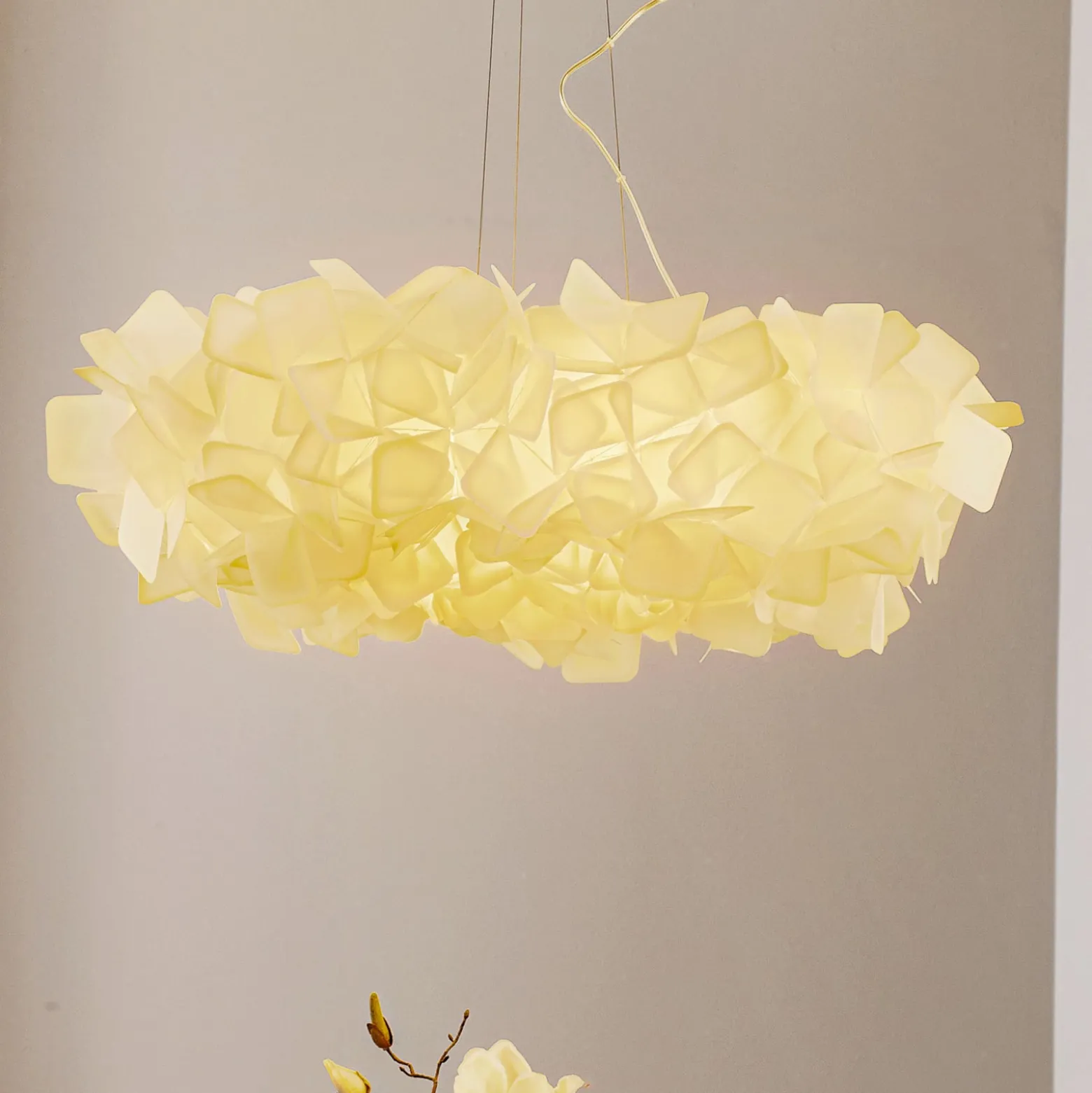 Slamp Clizia -riippuvalaisin, Ø 78 cm, valkoinen