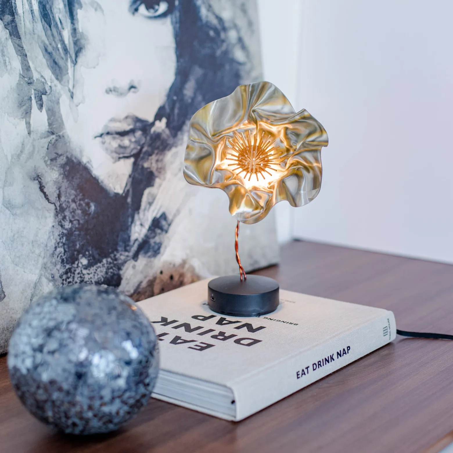 Slamp LaFleur LED-pöytävalaisin, ladattava akku, sametti