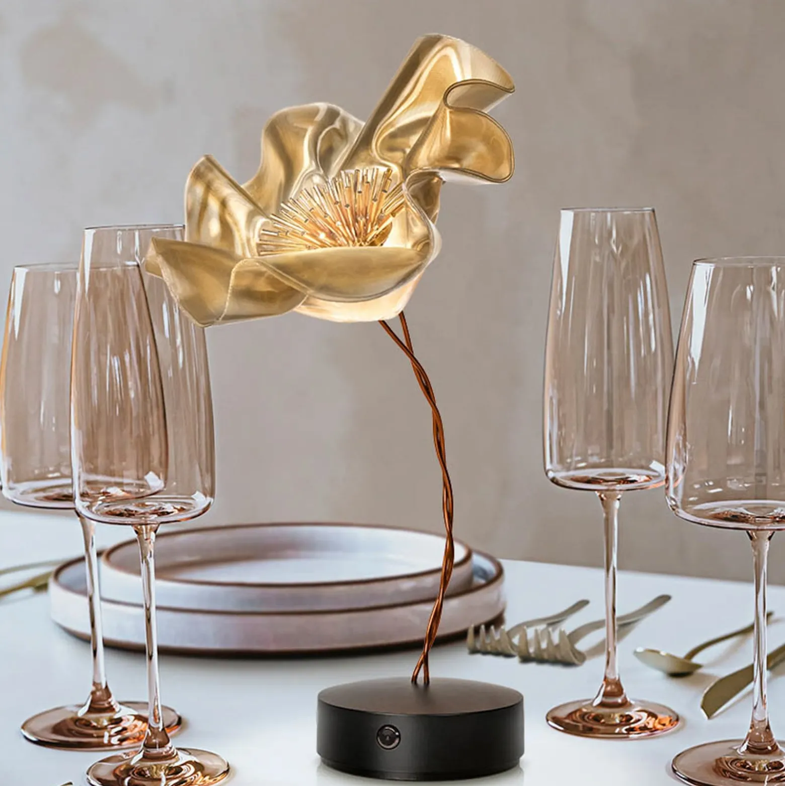Slamp LaFleur LED-pöytävalaisin, ladattava akku, sametti