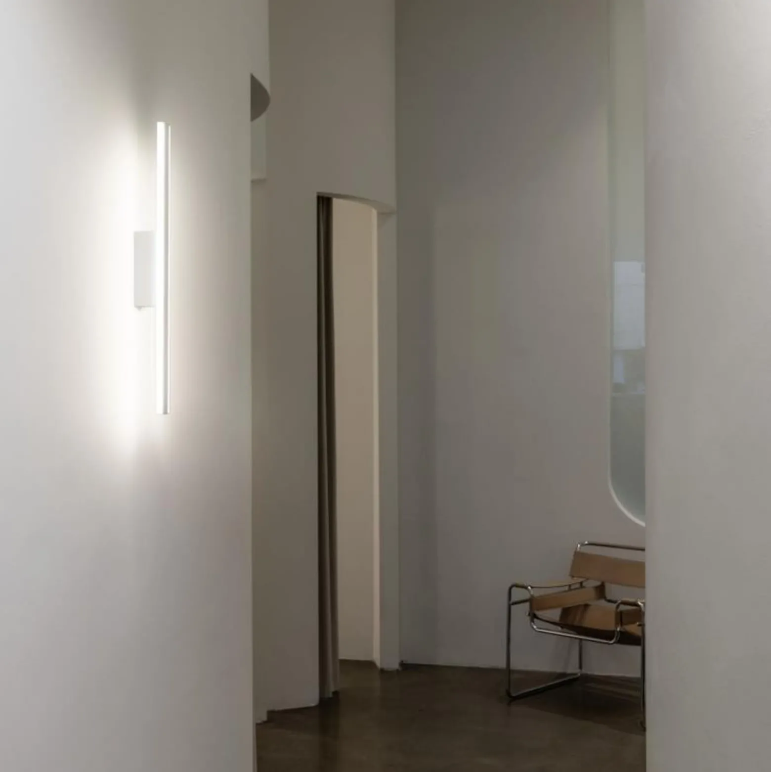 SLV kylpyhuoneen LED-seinävalaisin One Linear, 52 cm, valkoinen, metalli, CCT