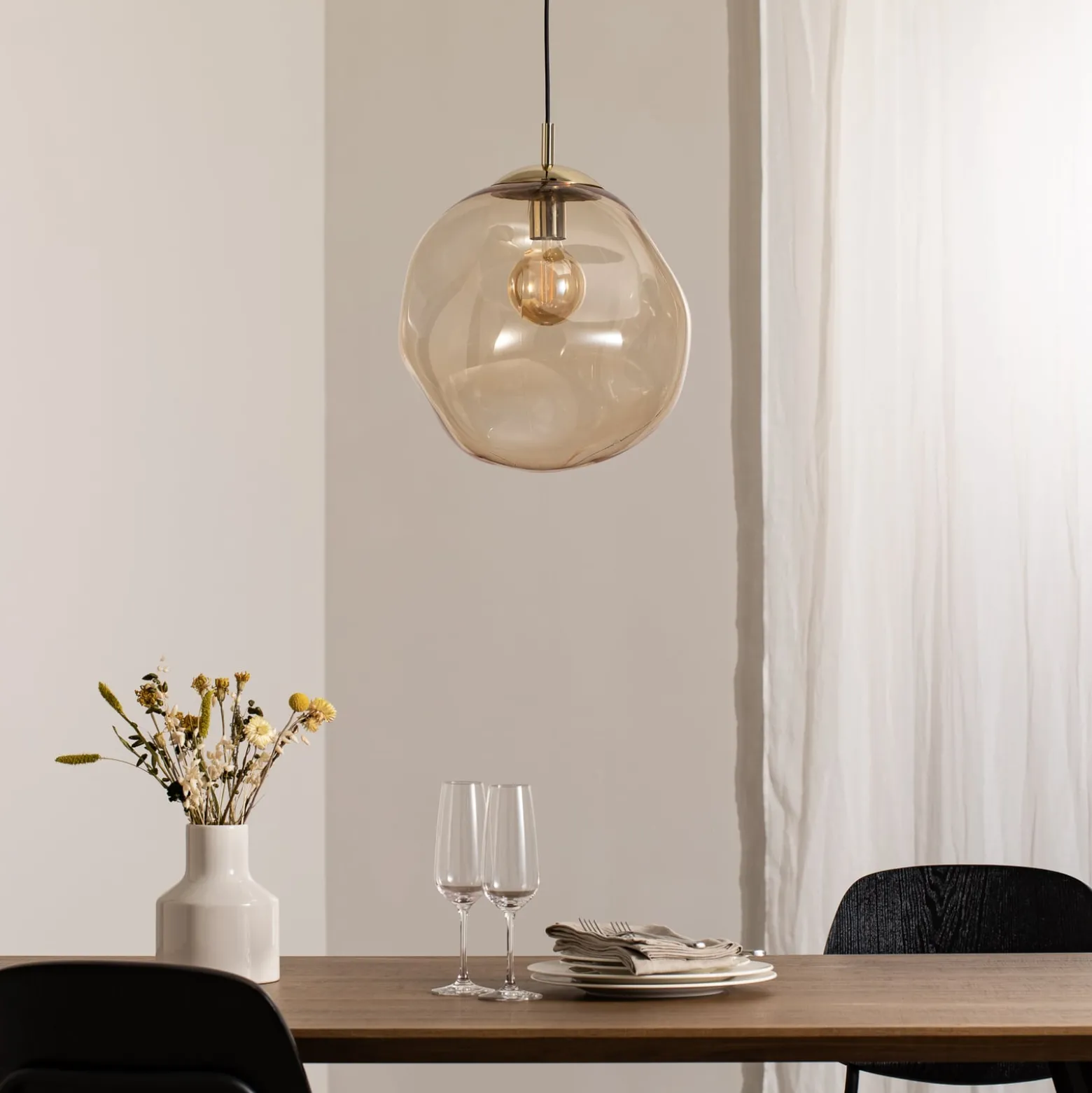 Sol lasinen riippuvalaisin, Ø 35cm, musta/kammiollinen