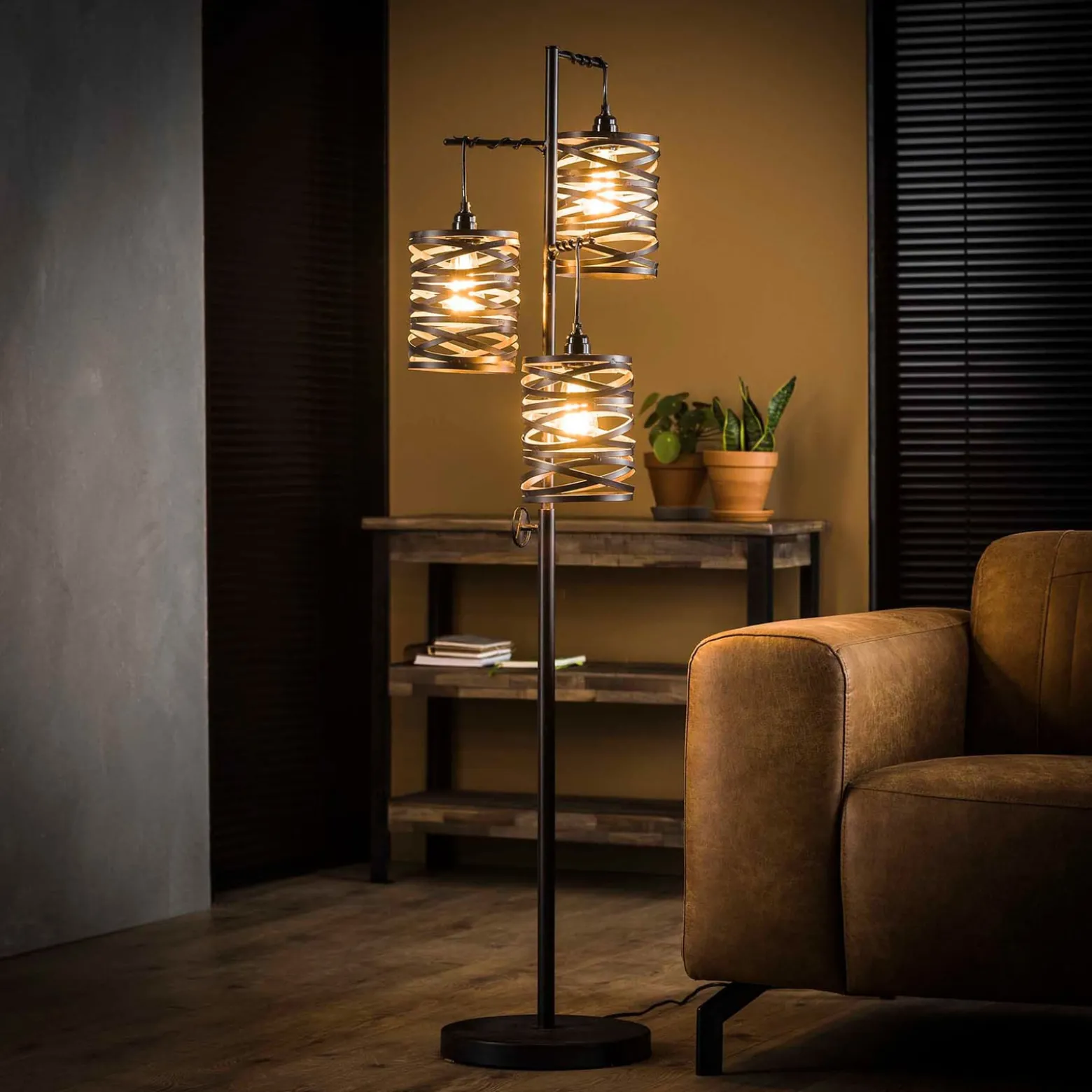 Spindlight lattiavalaisin, kolmilamppuinen, korkeus 150 cm