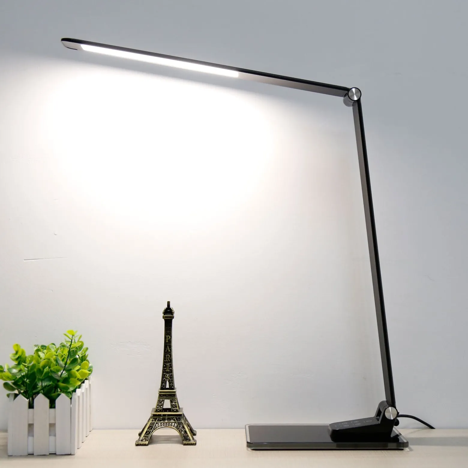 Starglass LED pöytävalaisin lasijalalla