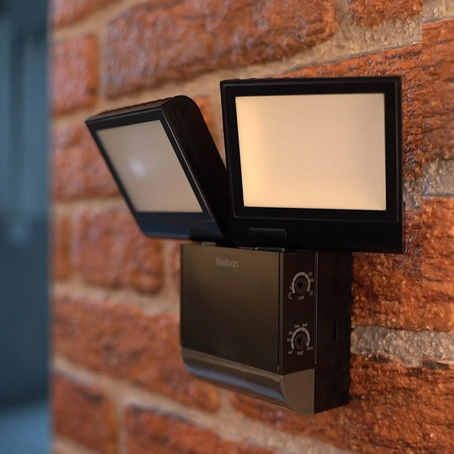 Theben LED-ulkoseinävalaisin theLeda S17-100, musta Sensor