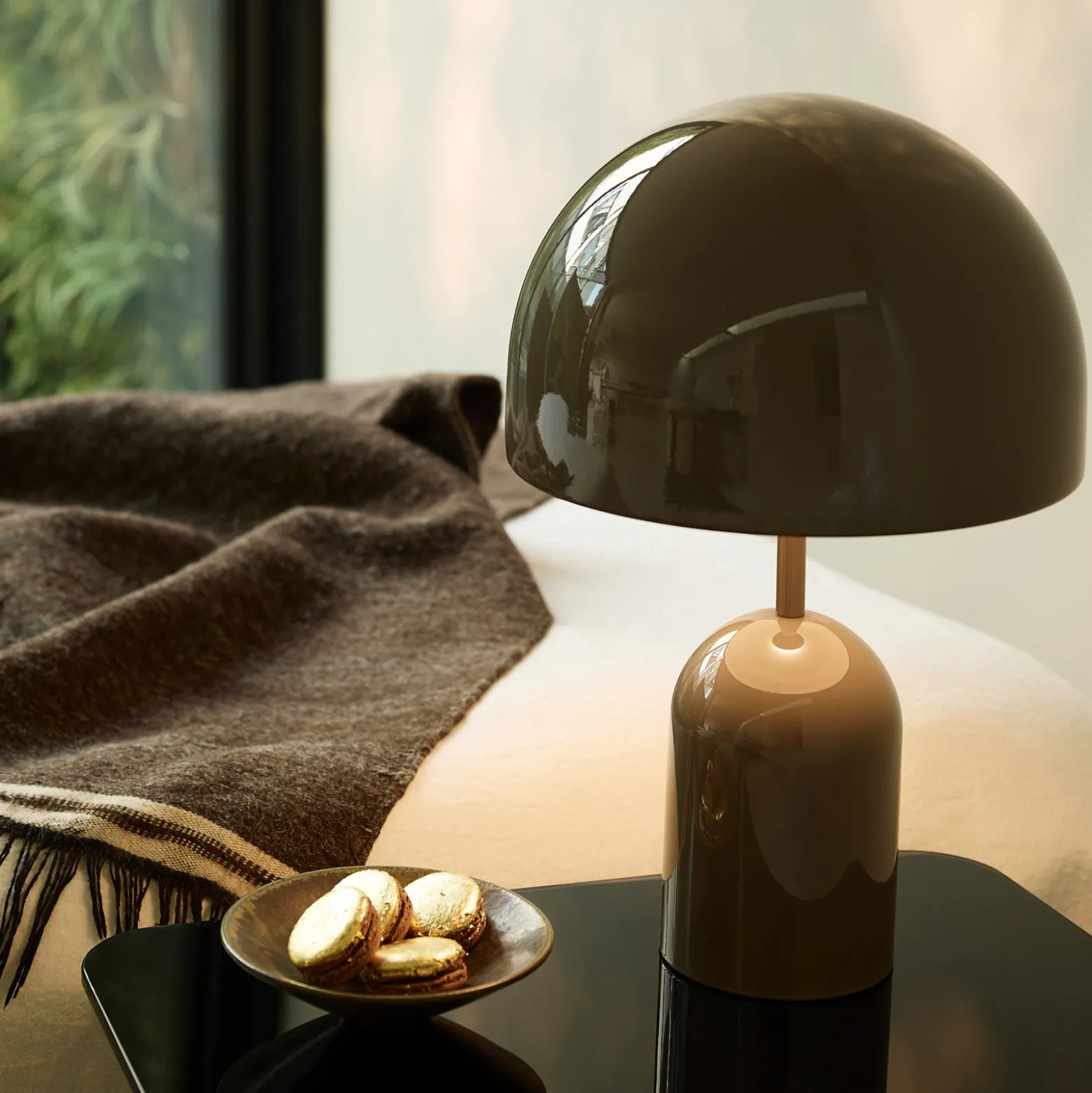 Tom Dixon Akku-pöytälamppu BELL PORTABLE, taupe, 28 cm IP44